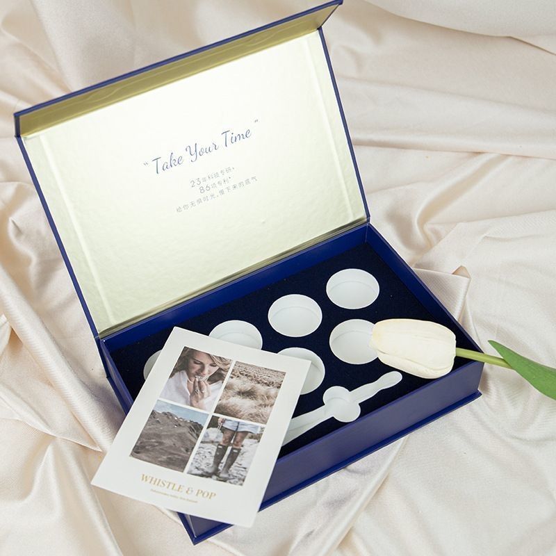 Rectangular Luxury Rigid Magnetic Gift Box para embalagens de perfumes Skincare Set óleo essencial