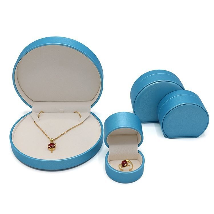 Caixa personalizada de joias de couro PU de luxo com logotipo feita em massa Tempo de entrega 15-20 dias amostras gratuitas e envio rápido