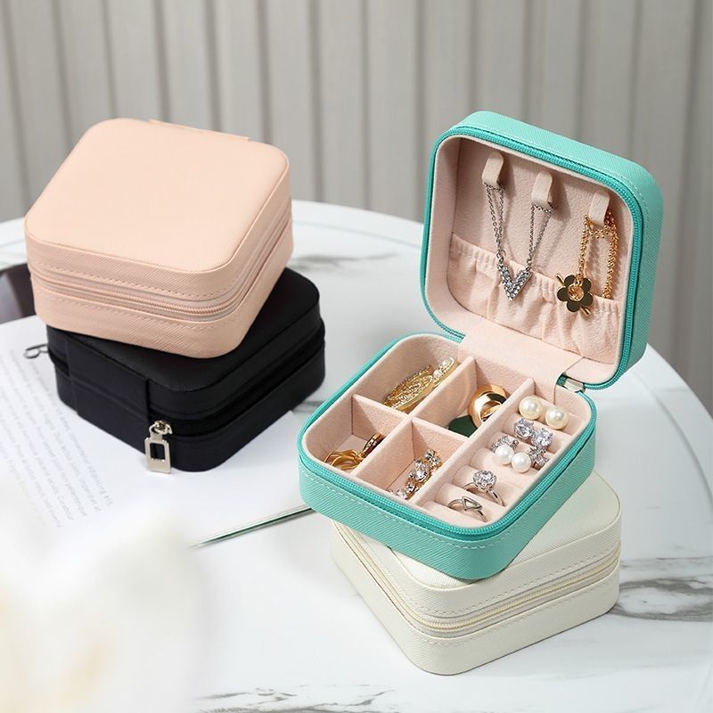 Quadrado Jewelry Set Gift Box Mini Box para Mulheres Meninas Moda Solid Luxury Portátil PU Couro PVC Cartão