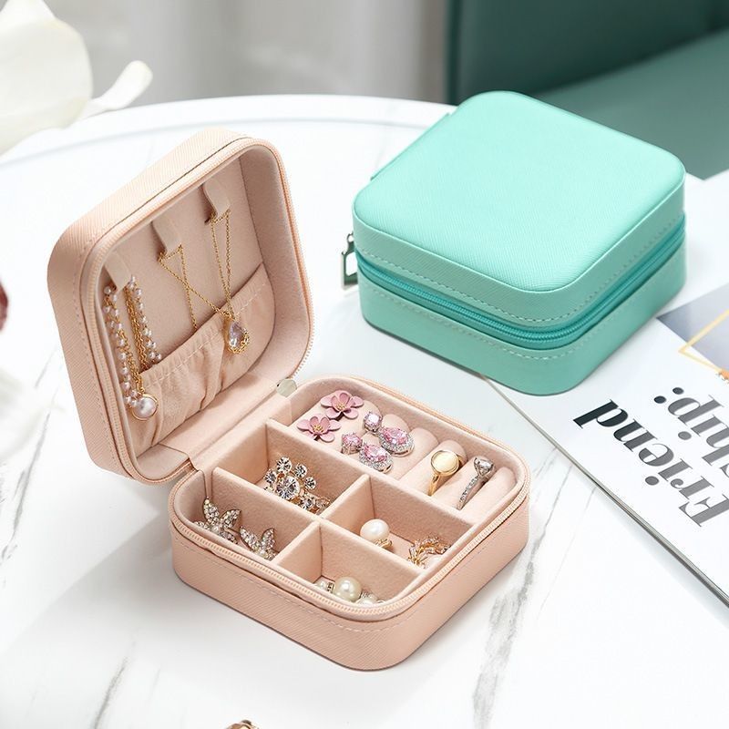 Quadrado Jewelry Set Gift Box Mini Box para Mulheres Meninas Moda Solid Luxury Portátil PU Couro PVC Cartão