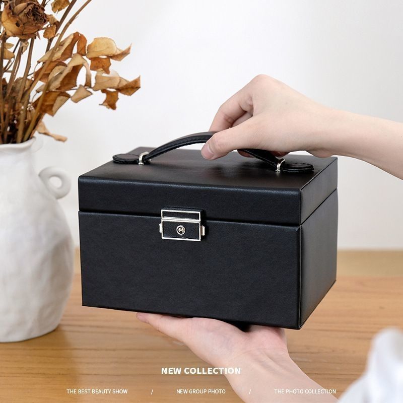 Medium PU Leather Flannel Packaging Caixa de presente para Anel Brinco Pendente Colar Pulseira Relógio Relógio Cigarro Perfume Jóias