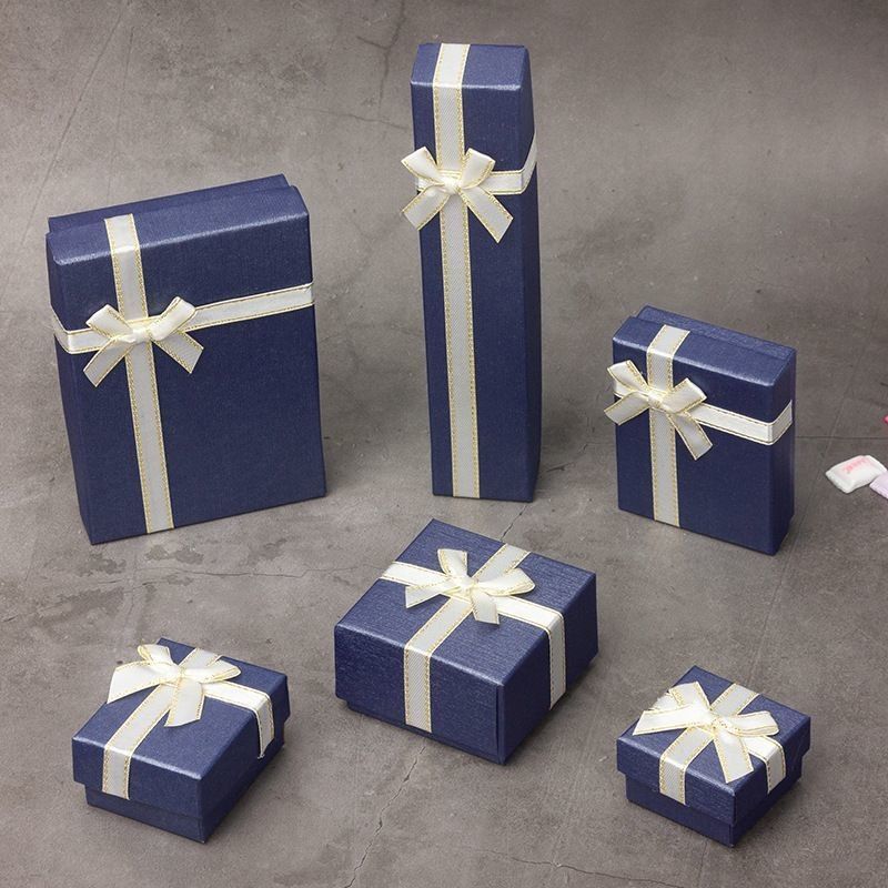 Embalagem de papel de papelão personalizado Caixa de jóias de presente com inserção de espuma e papel de material 100% reciclado